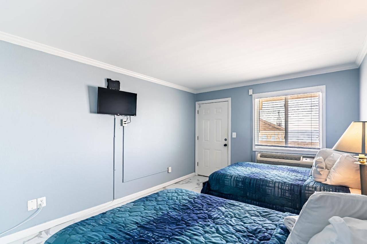 Boardwalk Hotel Charlee & Apartments Beach Hotel Oceanfront Seaside Heights Exterior foto
