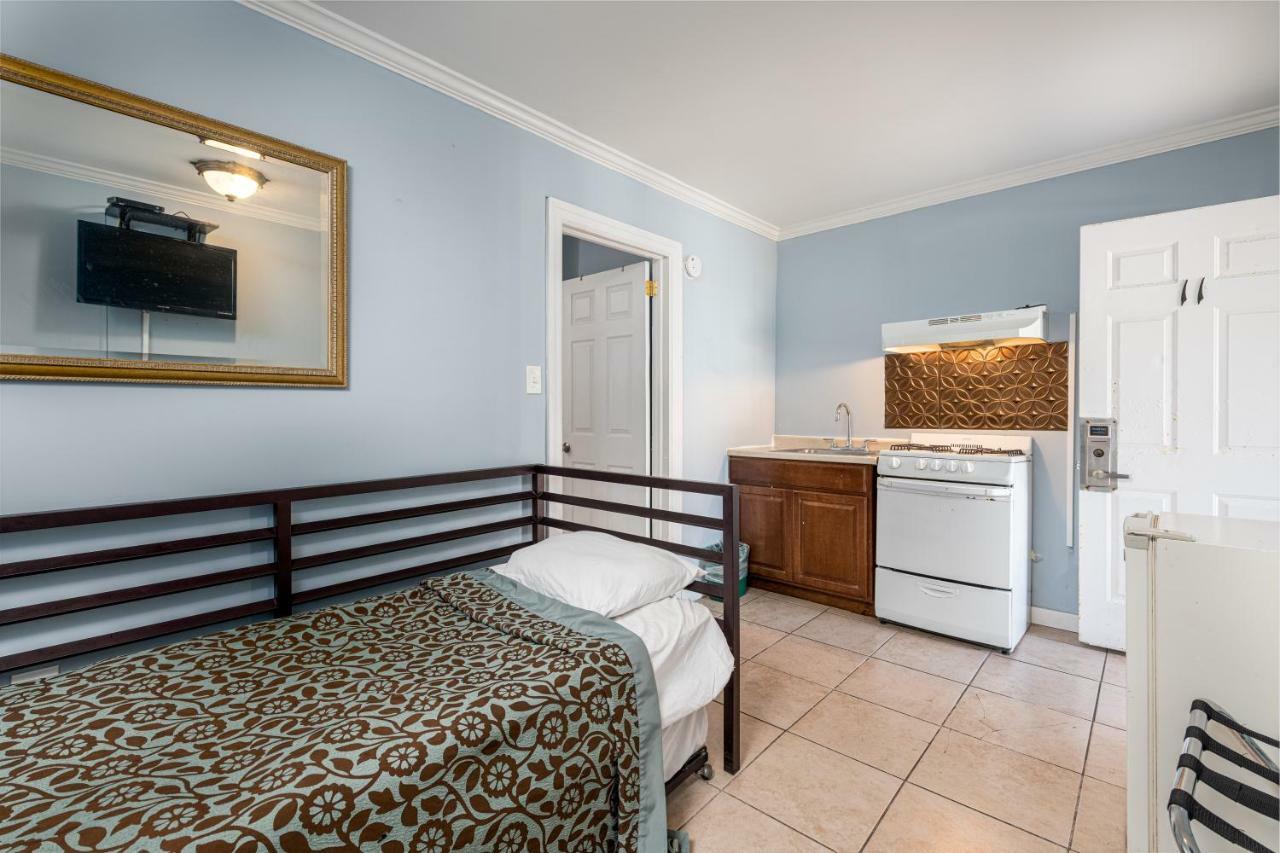 Boardwalk Hotel Charlee & Apartments Beach Hotel Oceanfront Seaside Heights Exterior foto