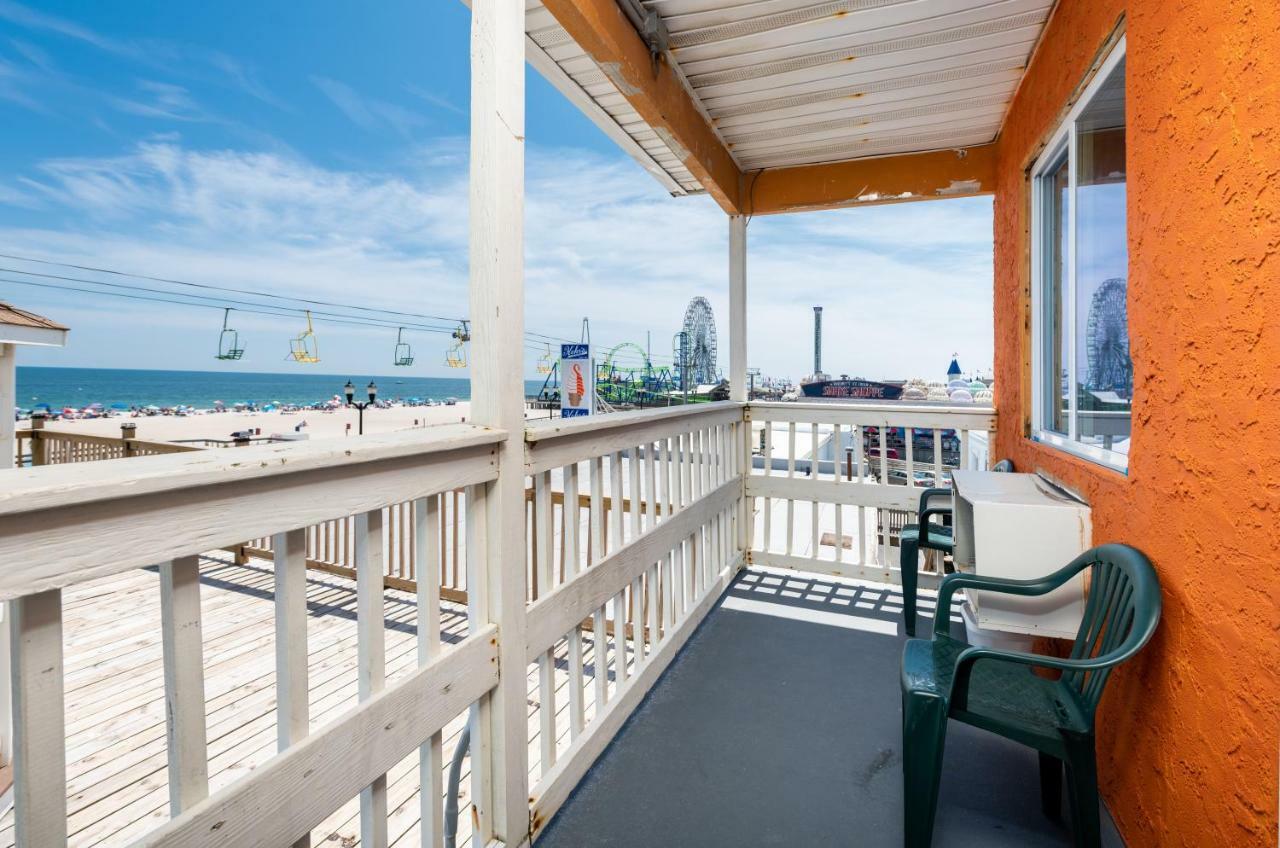 Boardwalk Hotel Charlee & Apartments Beach Hotel Oceanfront Seaside Heights Exterior foto